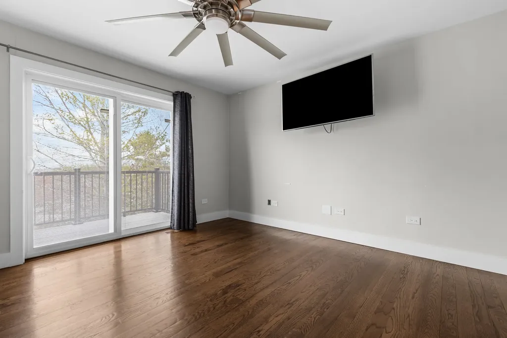 330 Oak Hill Court Antioch IL 60002