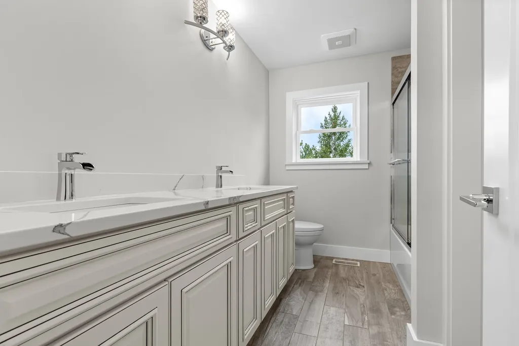 330 Oak Hill Court Antioch IL 60002