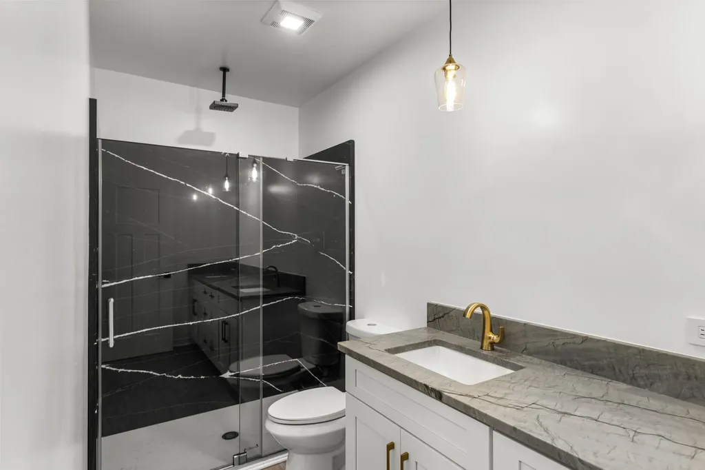 330 Oak Hill Court Antioch IL 60002