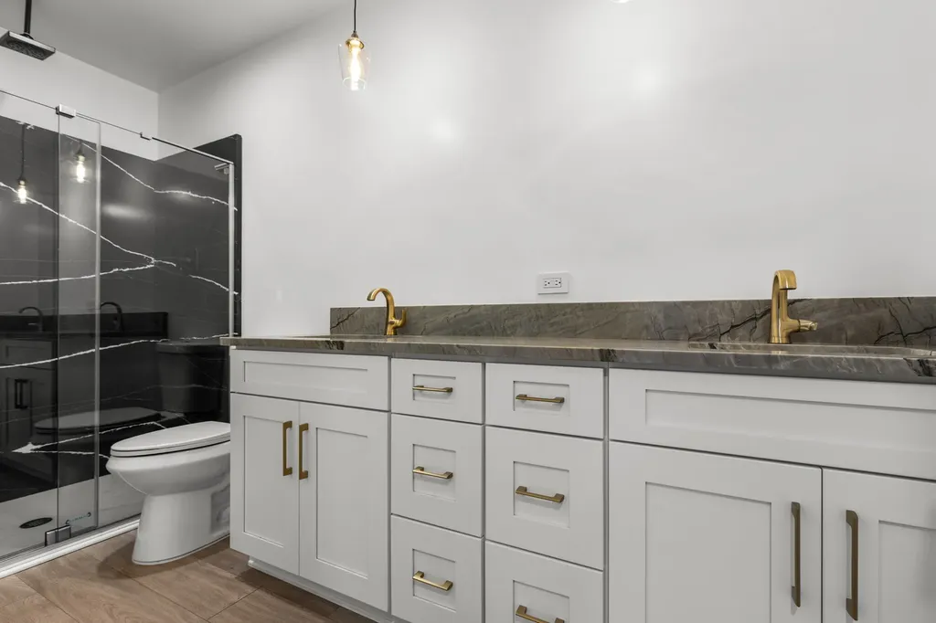 330 Oak Hill Court Antioch IL 60002