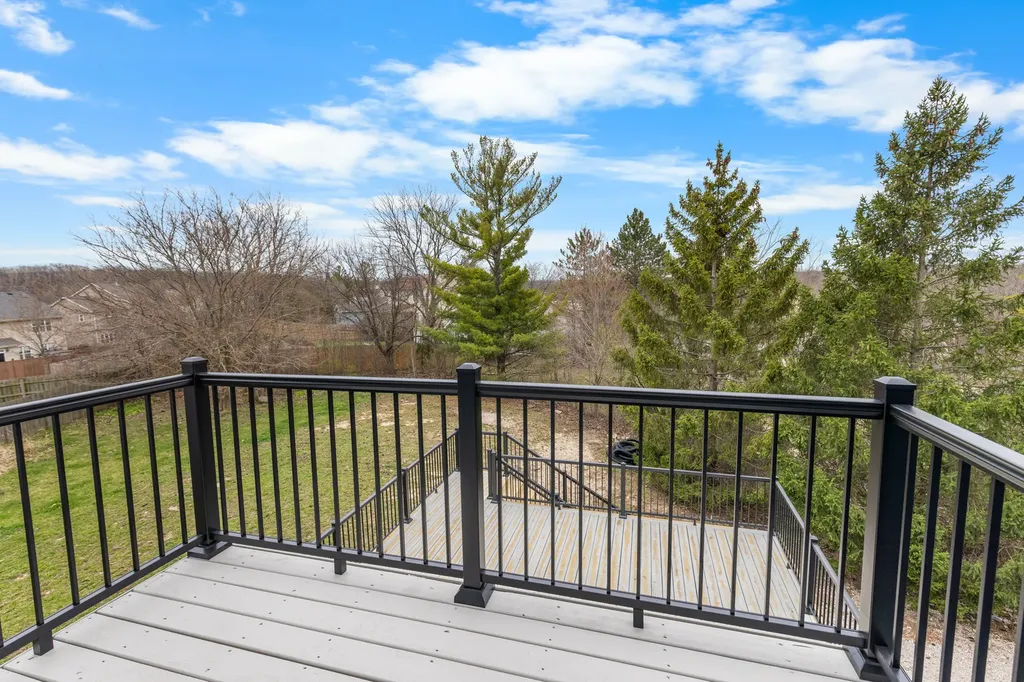330 Oak Hill Court Antioch IL 60002