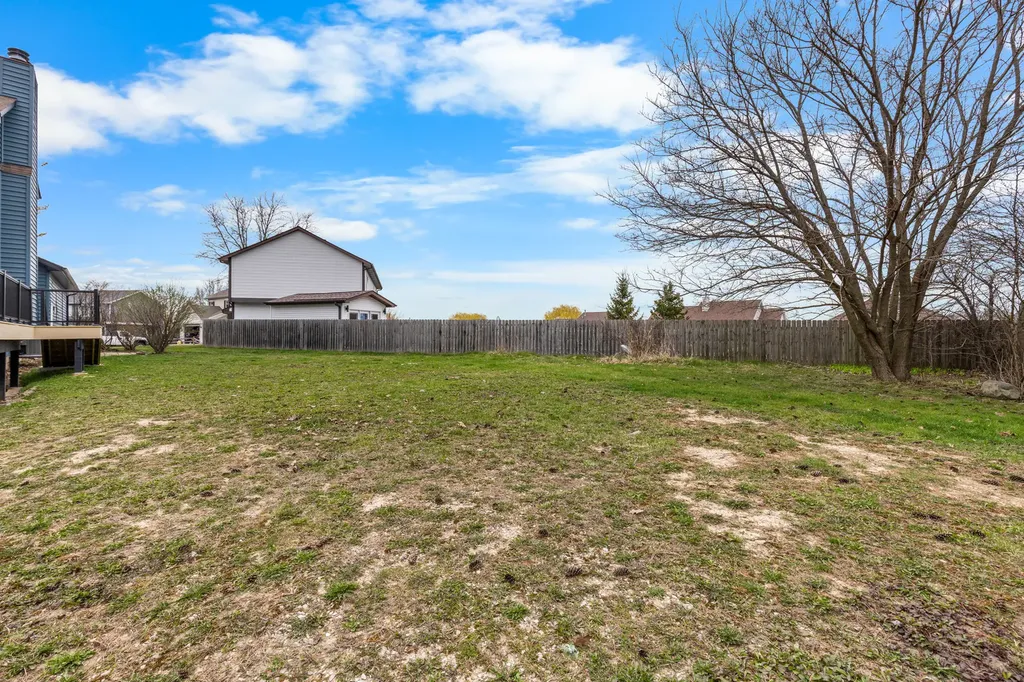 330 Oak Hill Court Antioch IL 60002