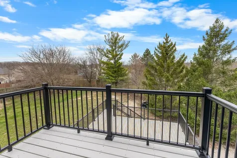 330 Oak Hill Court Antioch IL 60002