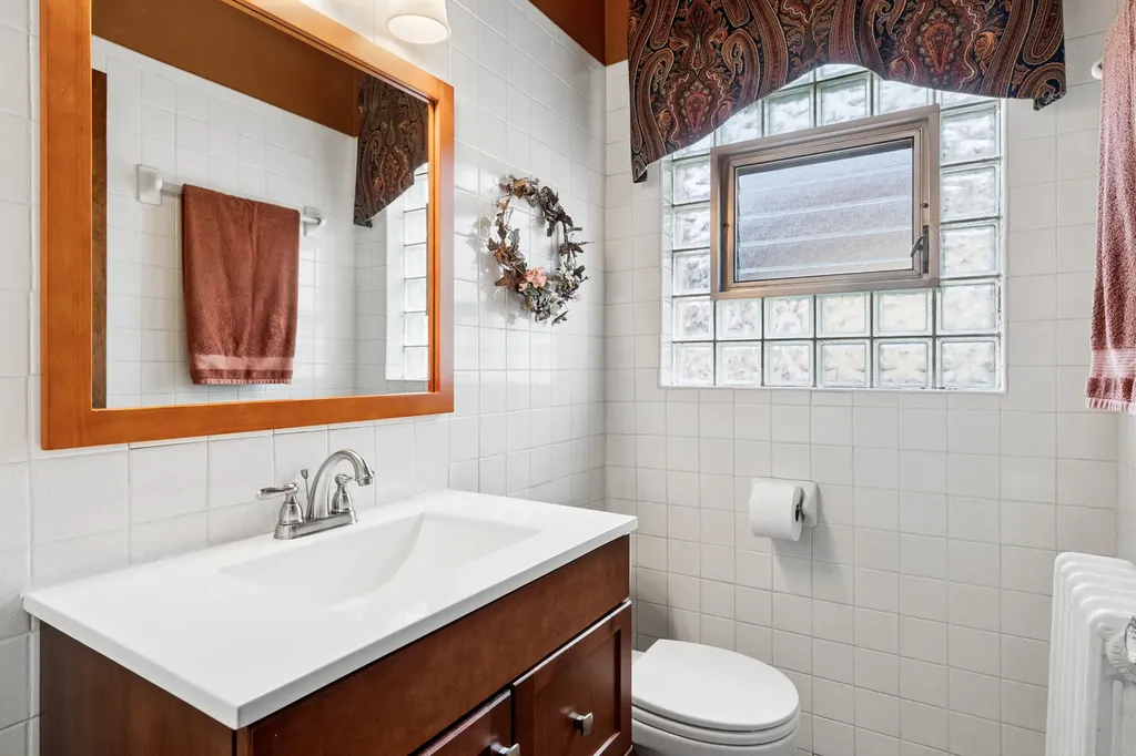 6901 North Oleander Avenue Chicago IL 60631