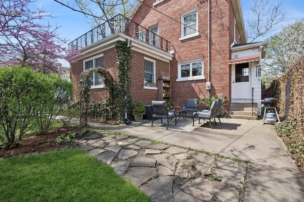 6901 North Oleander Avenue Chicago IL 60631
