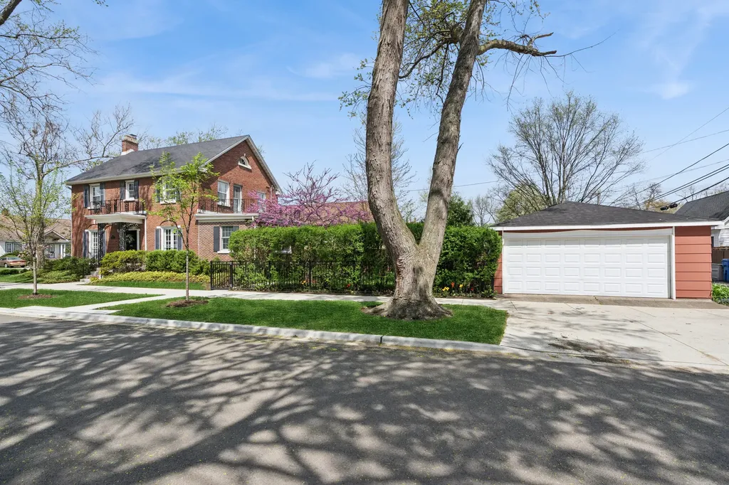 6901 North Oleander Avenue Chicago IL 60631