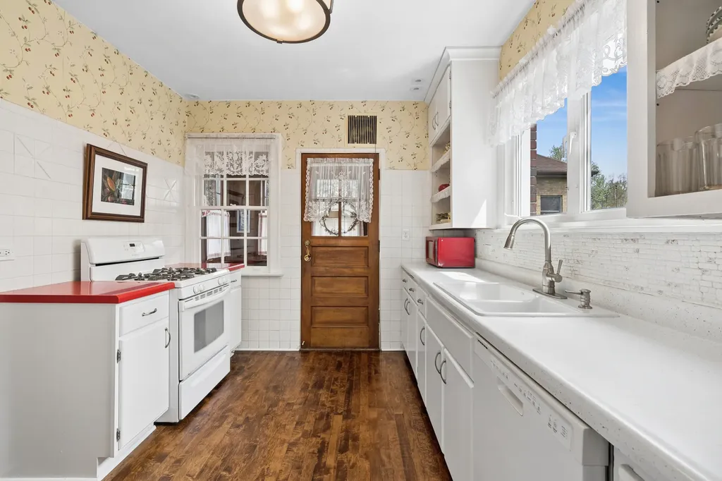 6901 North Oleander Avenue Chicago IL 60631