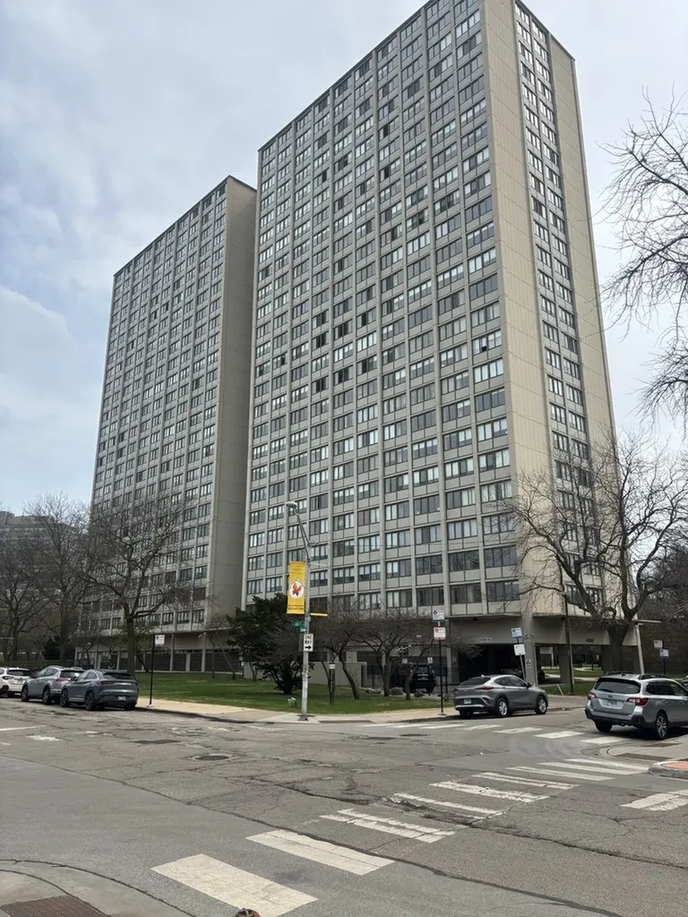 4800 South Lake Park Avenue Chicago IL 60615
