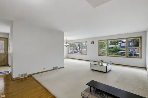 5814 Keeney Street Morton Grove IL 60053