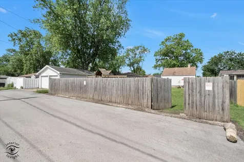 448 N Michigan Avenue Bradley IL 60915