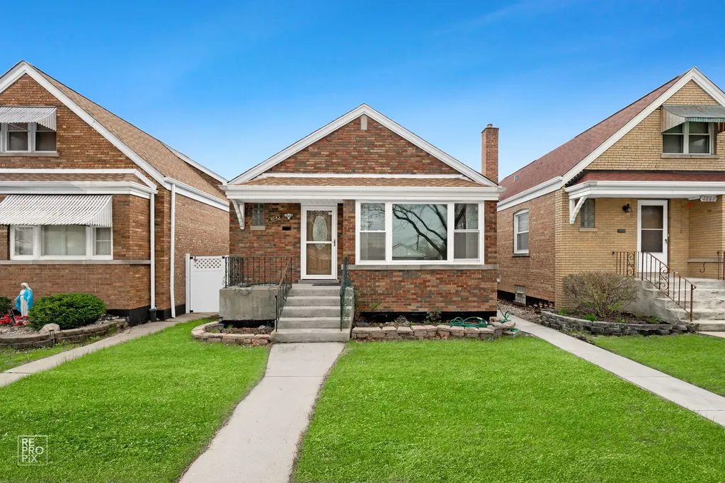 4143 West Marquette Road Chicago IL 60629