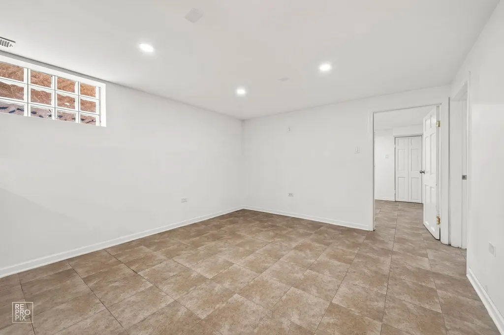 4143 West Marquette Road Chicago IL 60629