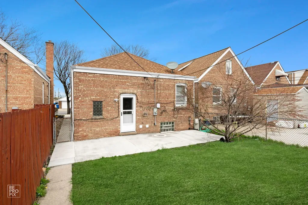 4143 West Marquette Road Chicago IL 60629