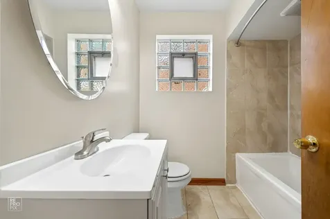 4143 West Marquette Road Chicago IL 60629