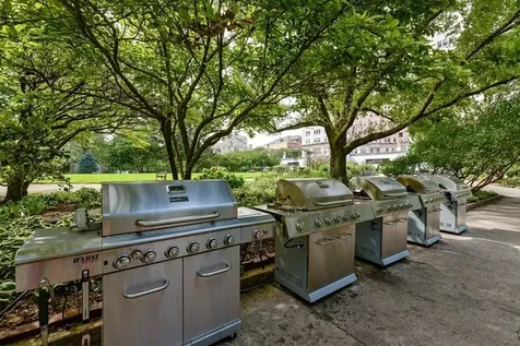 5555 North Sheridan Road Chicago IL 60640