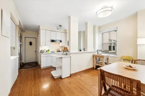 5555 North Sheridan Road Chicago IL 60640