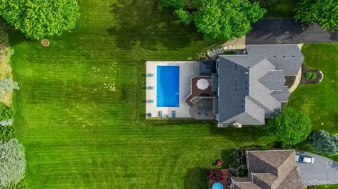7104 Dove Way Cary IL 60013