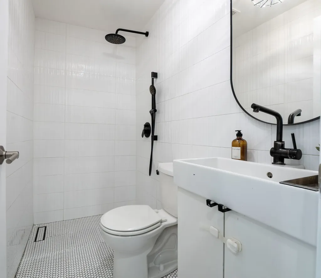 3306 West Le Moyne Street Chicago IL 60651