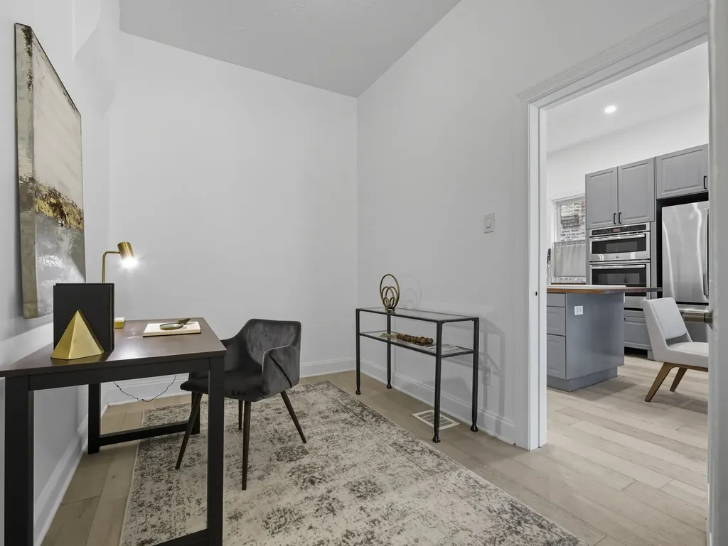 3306 West Le Moyne Street Chicago IL 60651