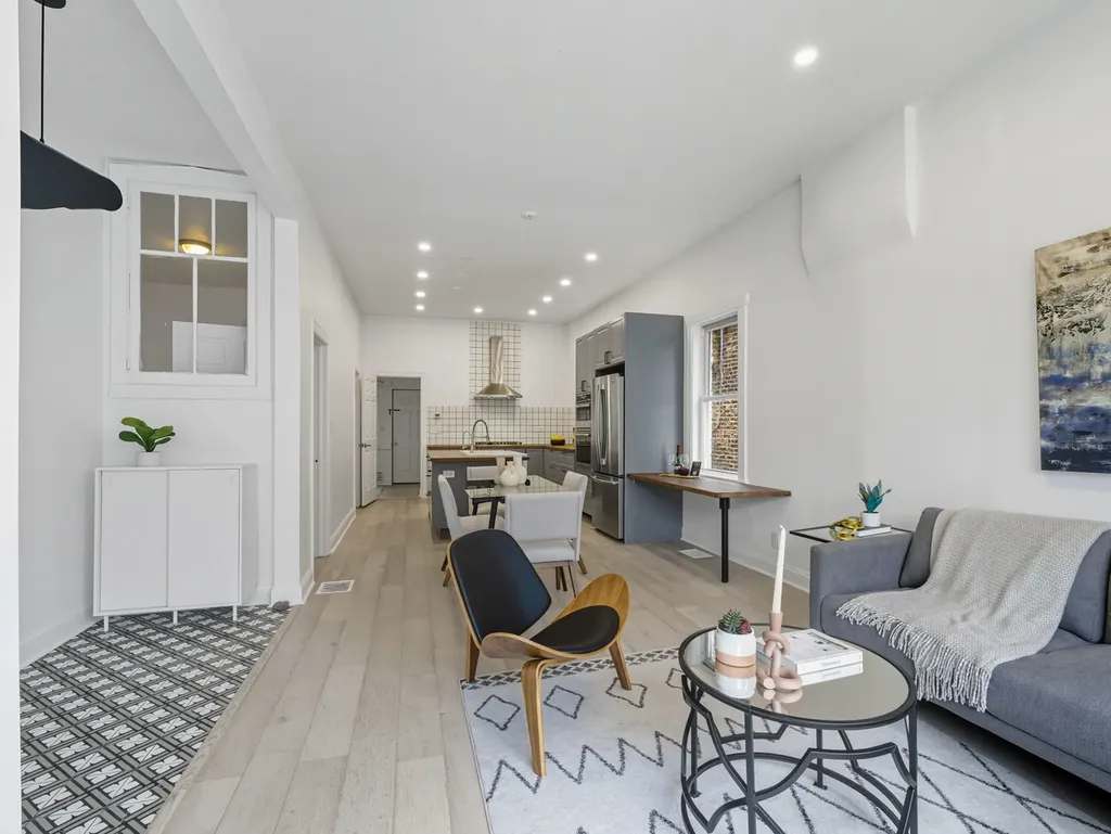 3306 West Le Moyne Street Chicago IL 60651