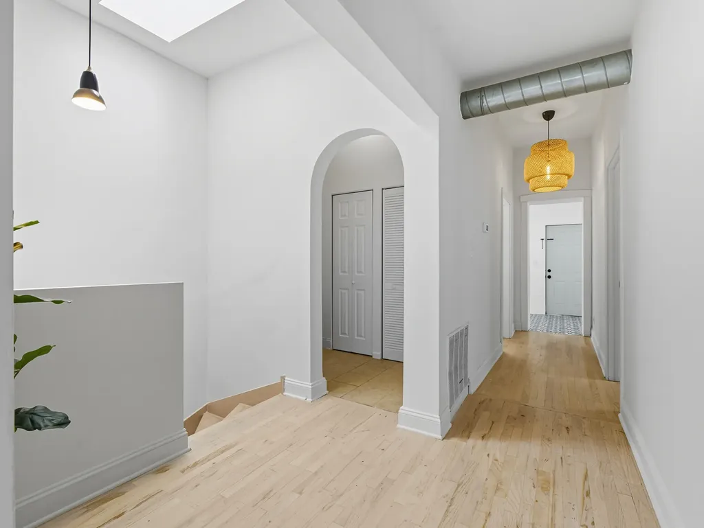 3306 West Le Moyne Street Chicago IL 60651