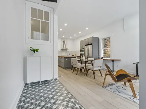 3306 West Le Moyne Street Chicago IL 60651