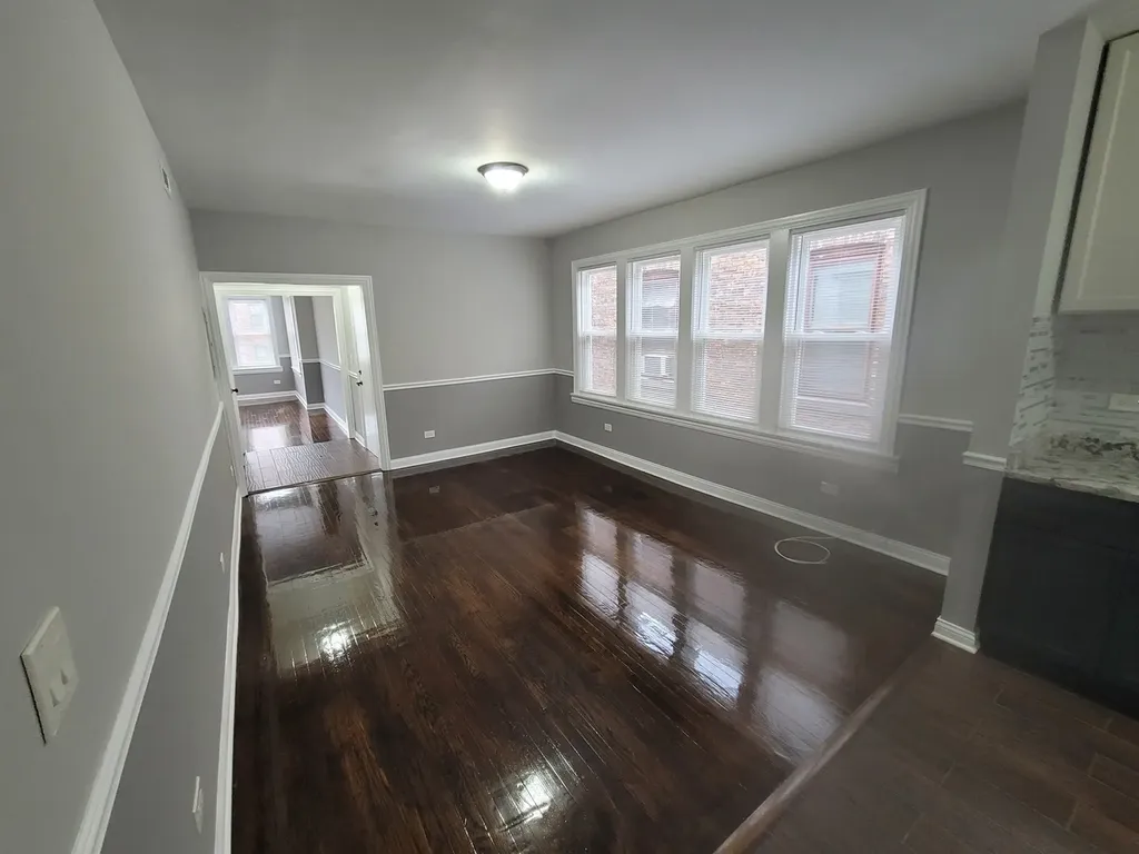 7703 South East End Avenue Chicago IL 60649