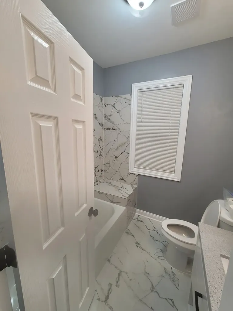 7703 South East End Avenue Chicago IL 60649