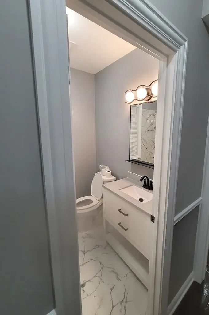 7703 South East End Avenue Chicago IL 60649