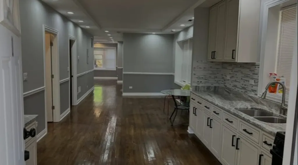 7703 South East End Avenue Chicago IL 60649