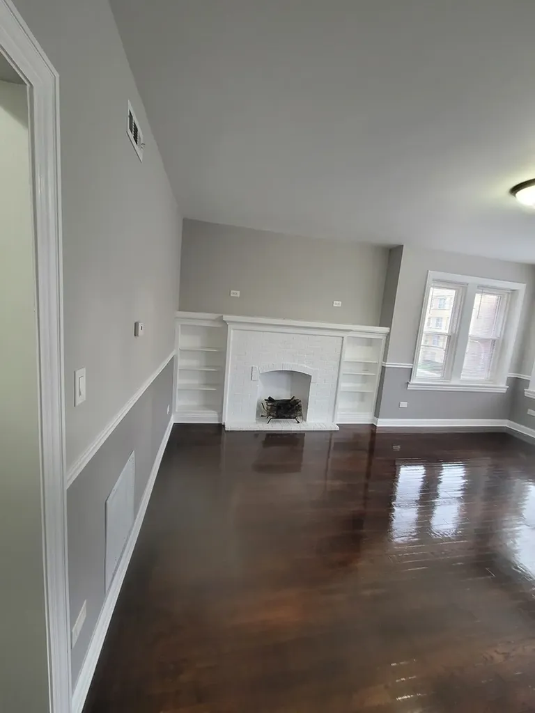 7703 South East End Avenue Chicago IL 60649