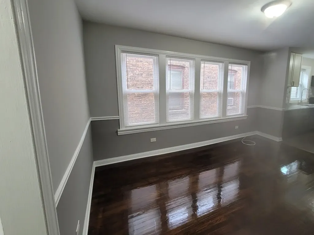 7703 South East End Avenue Chicago IL 60649