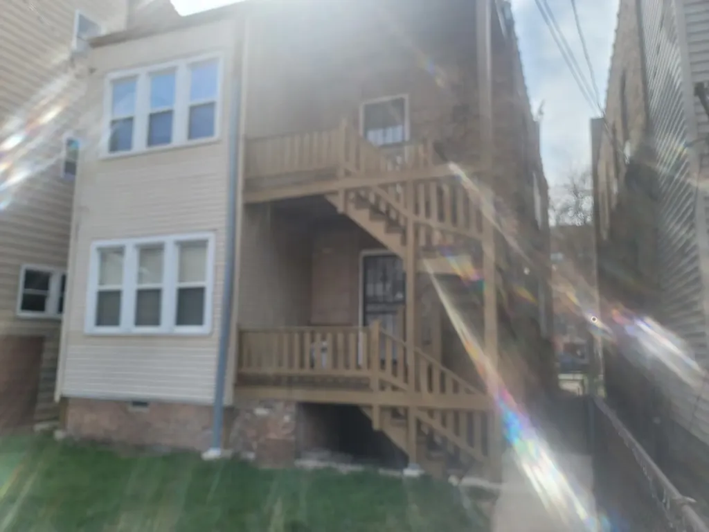 7703 South East End Avenue Chicago IL 60649