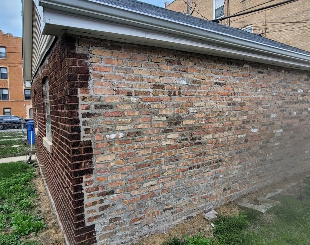 7703 South East End Avenue Chicago IL 60649