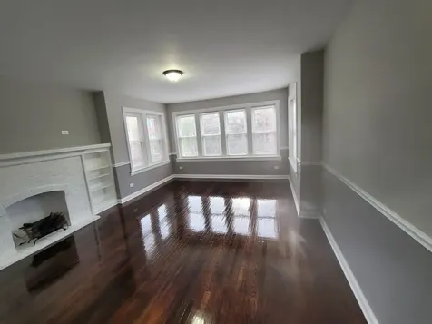 7703 South East End Avenue Chicago IL 60649