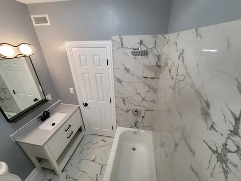 7703 South East End Avenue Chicago IL 60649