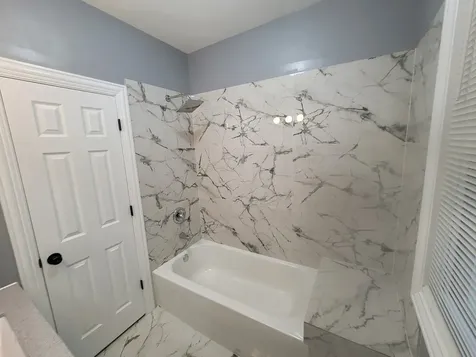 7703 South East End Avenue Chicago IL 60649