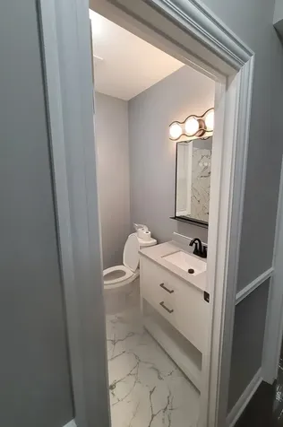 7703 South East End Avenue Chicago IL 60649