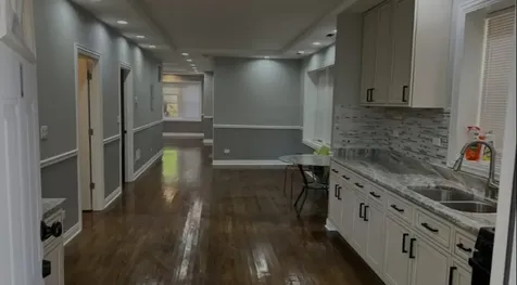 7703 South East End Avenue Chicago IL 60649