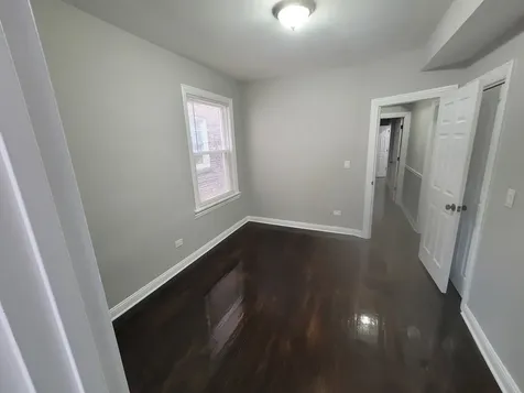 7703 South East End Avenue Chicago IL 60649