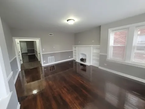 7703 South East End Avenue Chicago IL 60649