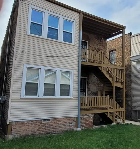7703 South East End Avenue Chicago IL 60649