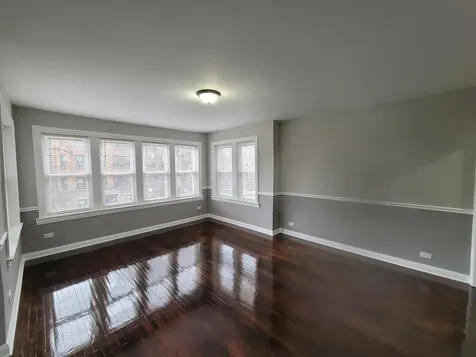 7703 South East End Avenue Chicago IL 60649