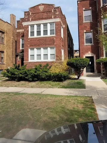 7703 South East End Avenue Chicago IL 60649