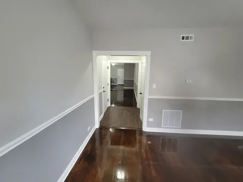 7703 South East End Avenue Chicago IL 60649