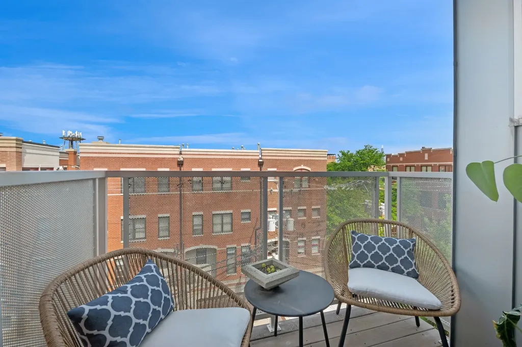 1719 North Western Avenue Chicago IL 60647