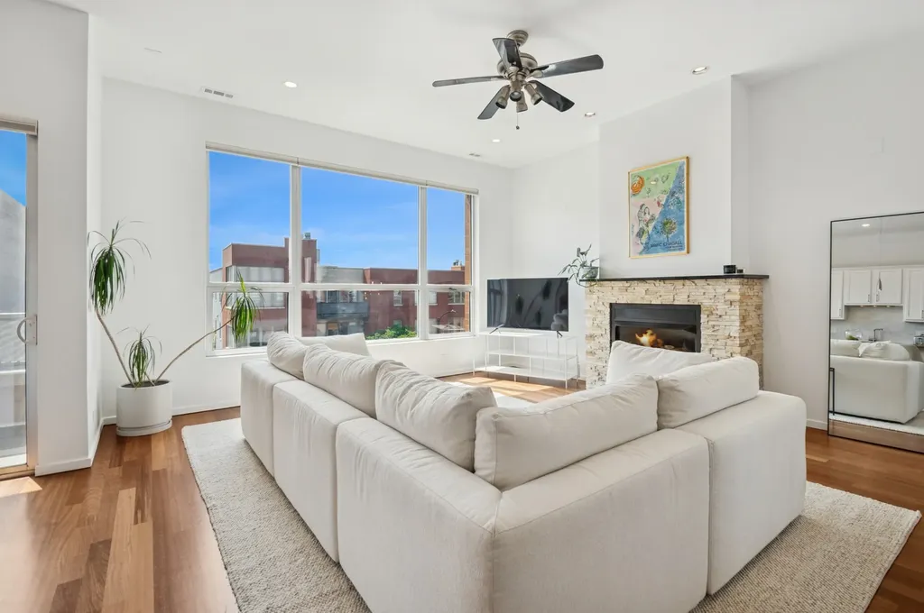 1719 North Western Avenue Chicago IL 60647