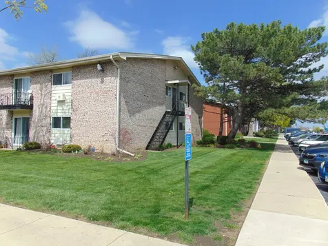 8996 Kennedy Drive Des Plaines IL 60016