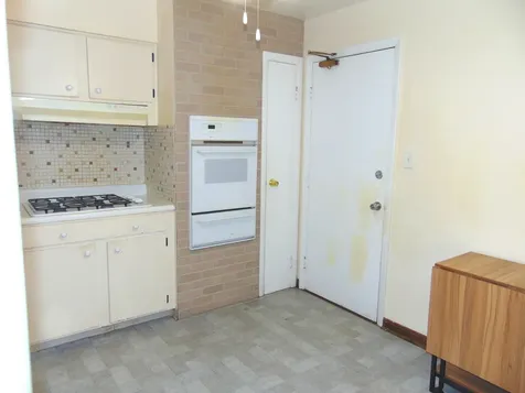 8996 Kennedy Drive Des Plaines IL 60016