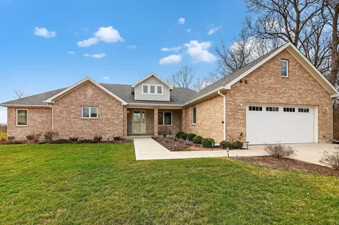 669 East Byron Avenue Addison IL 60101
